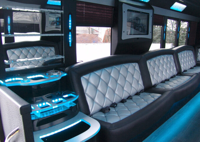 Fairfield Party Bus 28 Passenger